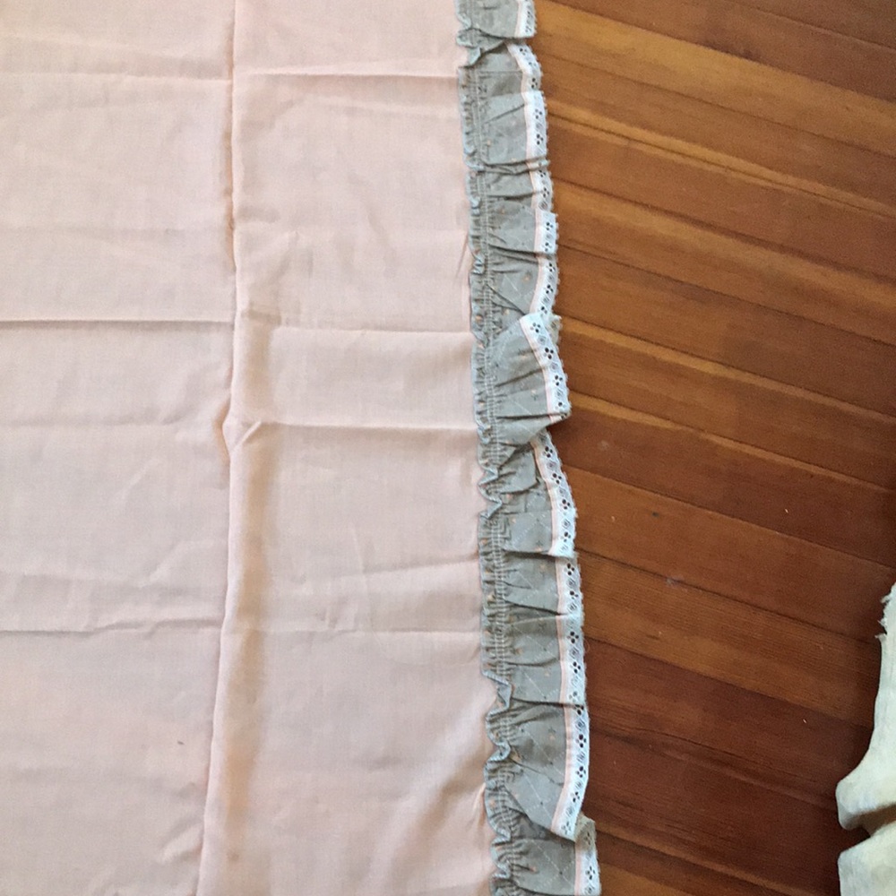 Curtain - Picture 4 of 4